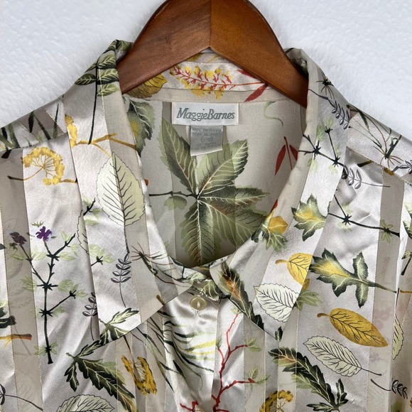 Maggie Barnes Button Down Top Size 32 W Floral Nature Inspired Lightweight Satin - Picture 5 of 10